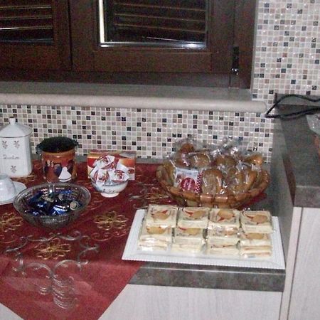 Bed and Breakfast Il Giardino Degli Ulivi Canneto  Exterior foto
