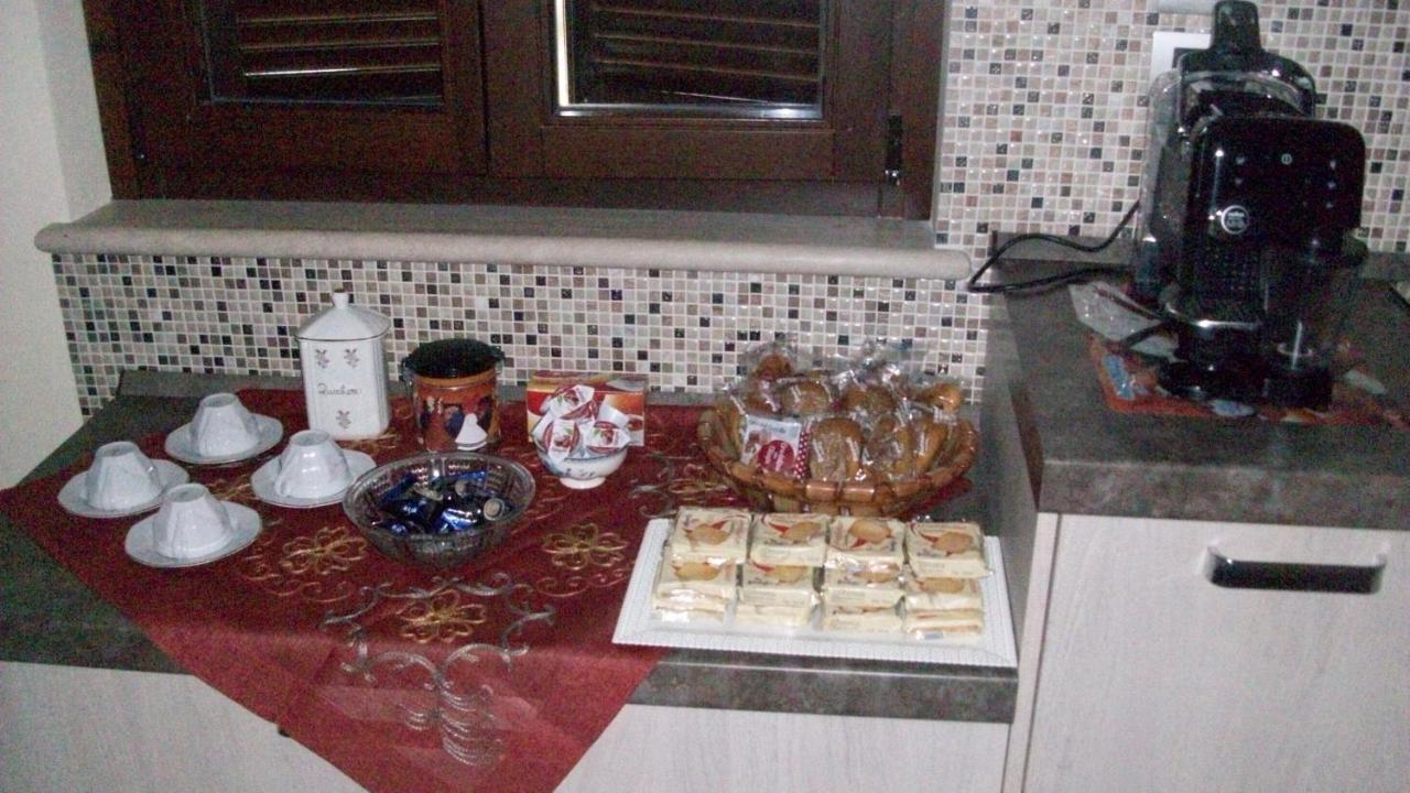 Bed and Breakfast Il Giardino Degli Ulivi Canneto  Exterior foto