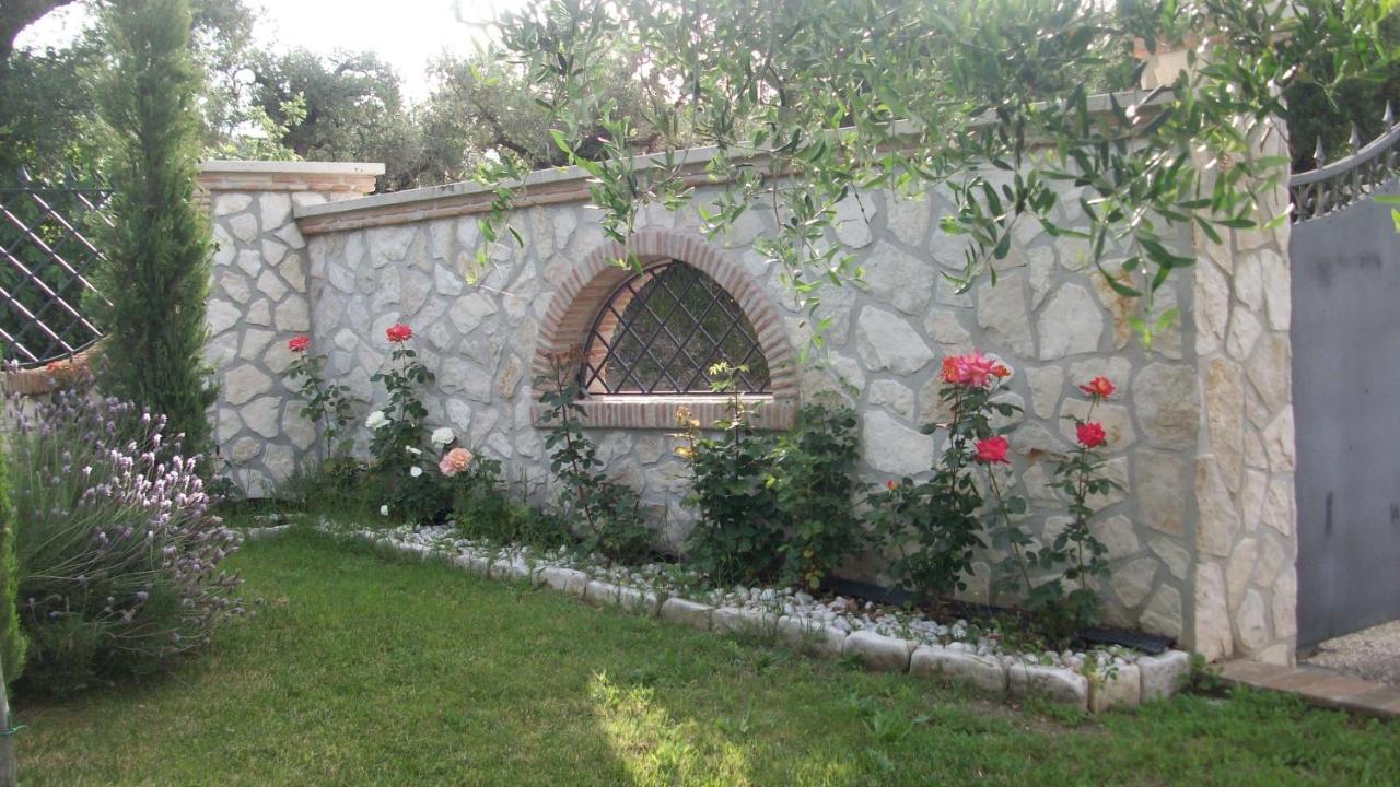 Bed and Breakfast Il Giardino Degli Ulivi Canneto  Exterior foto