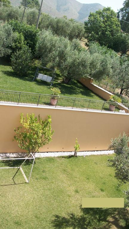 Bed and Breakfast Il Giardino Degli Ulivi Canneto  Exterior foto
